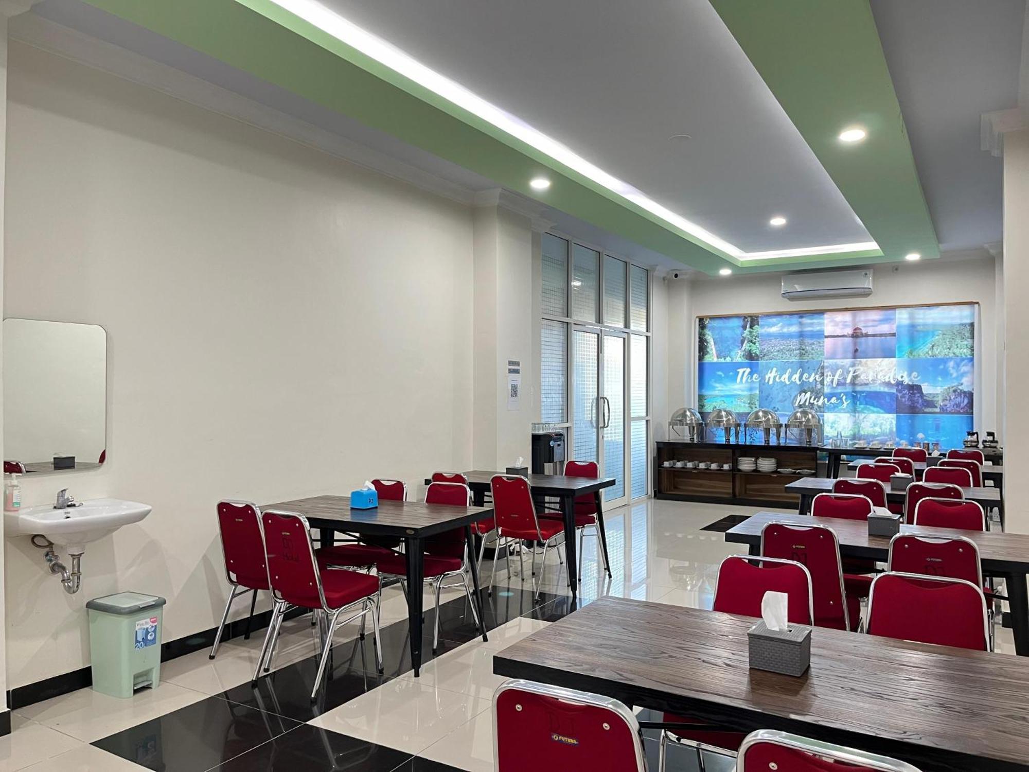 Dj Hotel Raha Екстериор снимка