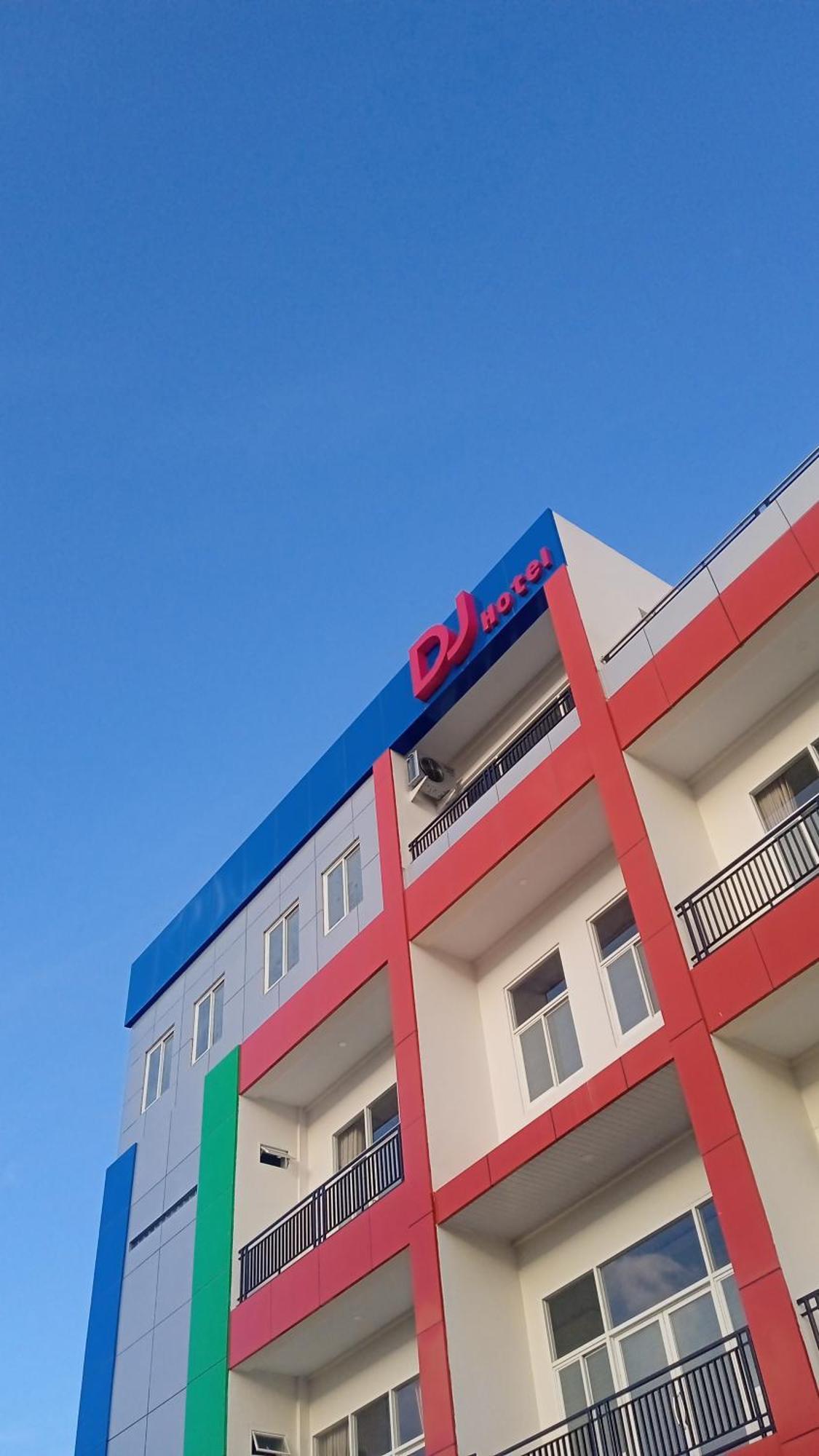 Dj Hotel Raha Екстериор снимка